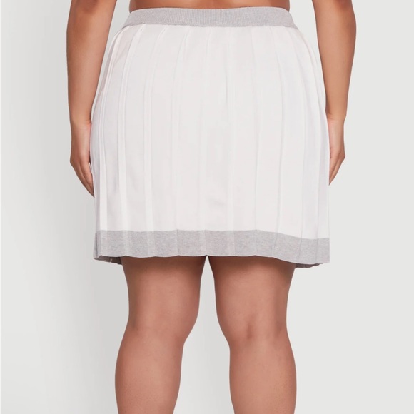 Daisy Elegant Gray and White Pleated Skirt size XL - Picture 3 of 5